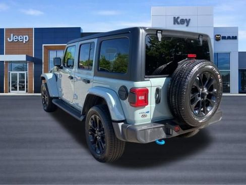 Used 2023 Jeep Wrangler Unlimited Sahara w/ Cold Weather Group AWD/4WD image 6