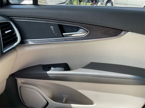 Used 2016 Lincoln MKX Select w/ Select Plus Package FWD image 20