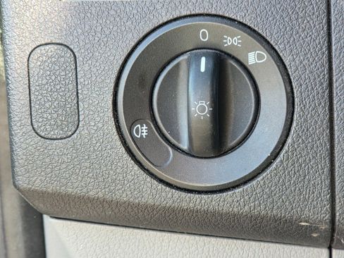 Used 2015 Mercedes-Benz Sprinter 2500 image 17