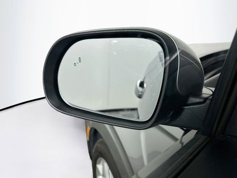Used 2025 Kia Soul LX w/ LX Technology Package FWD image 16