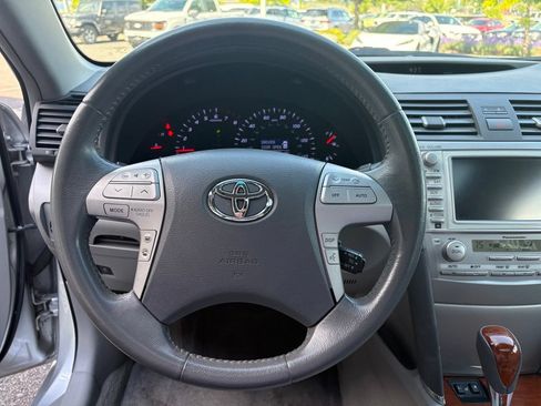 Used 2011 Toyota Camry XLE w/ SE/XLE Extra-Value Pkg FWD image 13