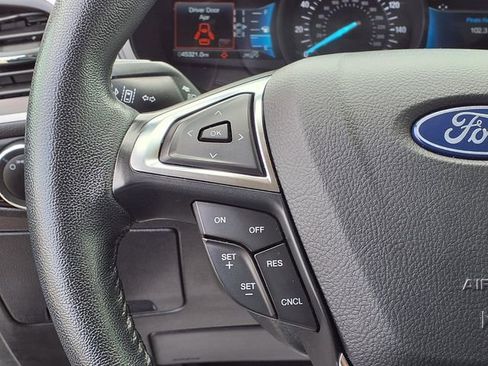 Used 2024 Ford Edge SEL AWD/4WD image 7