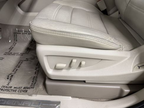 Used 2019 GMC Yukon XL Denali w/ Denali Ultimate Package image 11