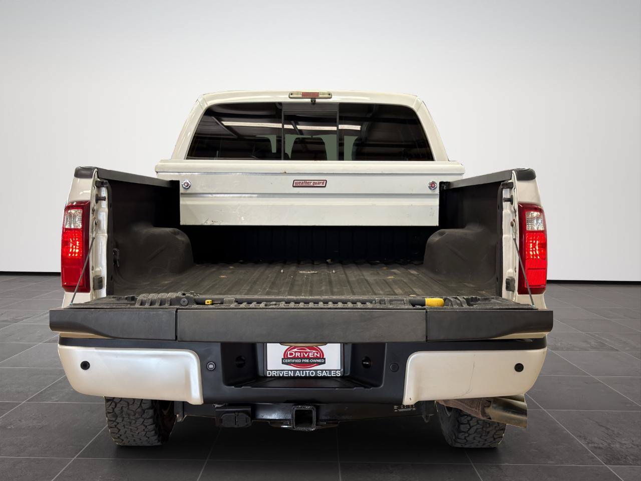 Used 2015 Ford F250 Platinum w/ FX4 Off-Road Package AWD/4WD image 14