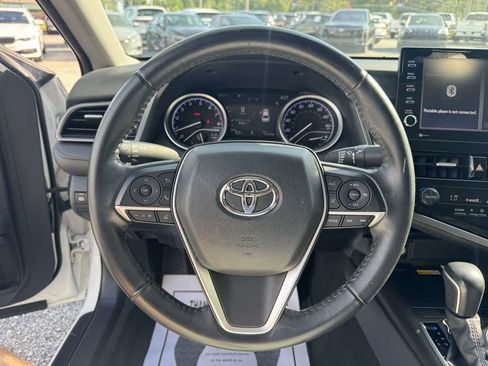 Used 2022 Toyota Camry XLE FWD image 17