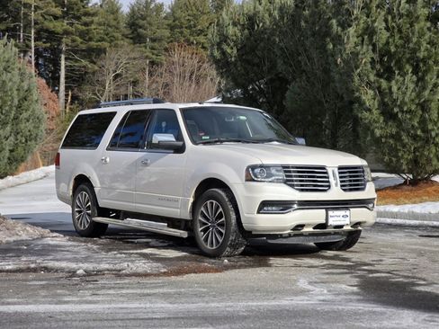 Used 2017 Lincoln Navigator L Select image 1