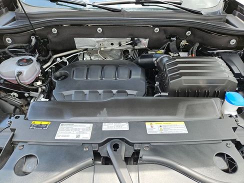 Used 2025 Volkswagen Atlas SE FWD image 28