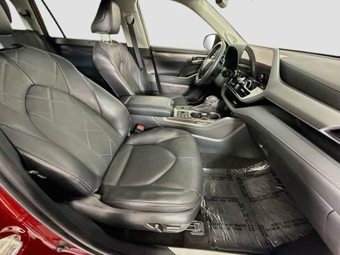 Used 2023 Toyota Highlander Platinum FWD image 29