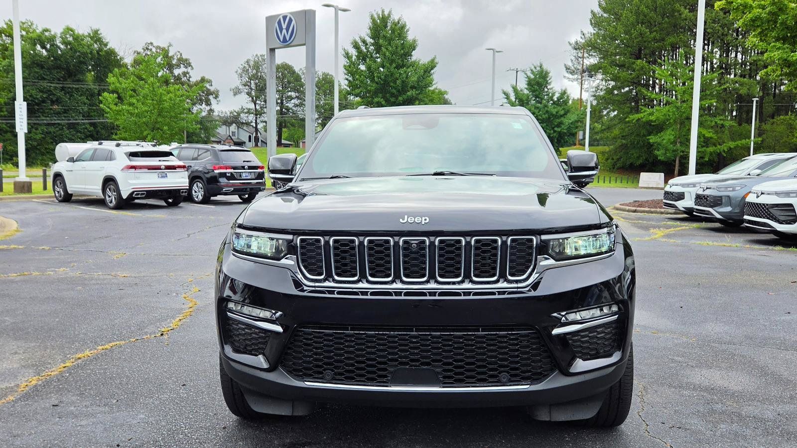 Used 2025 Jeep Grand Cherokee Limited w/ Luxury Tech Group II RWD image 8