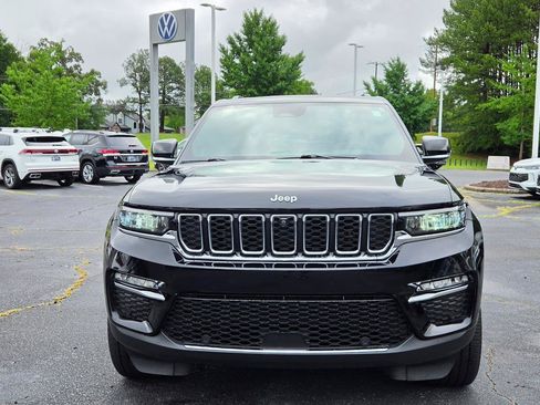 Used 2025 Jeep Grand Cherokee Limited w/ Luxury Tech Group II RWD image 8