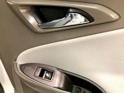 Used 2019 Chevrolet Malibu LT w/ Driver Confidence Package II image 36