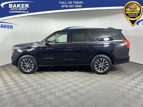 Used 2025 Ford Expedition Platinum image 6