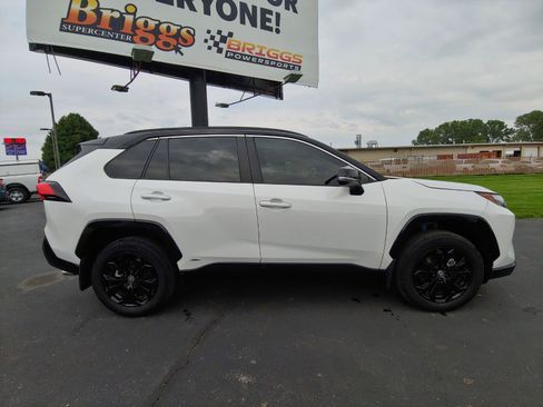 Used 2024 Toyota RAV4 XSE AWD/4WD image 5