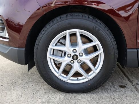 Used 2023 Ford Edge SEL w/ Convenience Package image 9