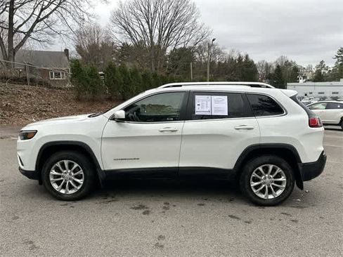 Used 2019 Jeep Cherokee Latitude w/ Popular Appearance Group image 2