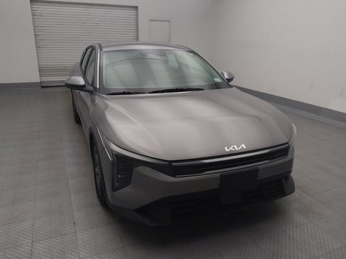 Used 2025 Kia K4 FWD image 14