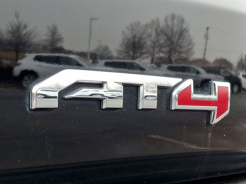 Used 2022 GMC Yukon AT4 image 34