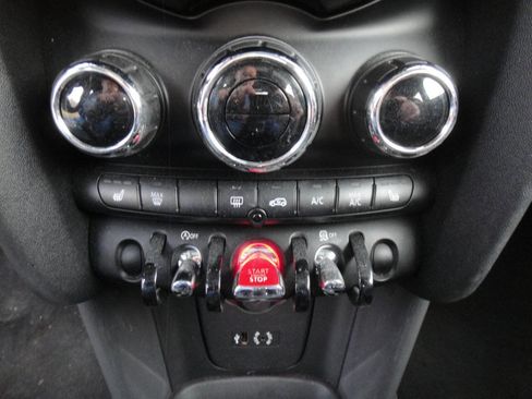 Used 2017 MINI Cooper 2-Door Hardtop image 15