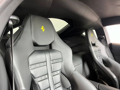 Used 2020 Ferrari 812 Superfast RWD image 17
