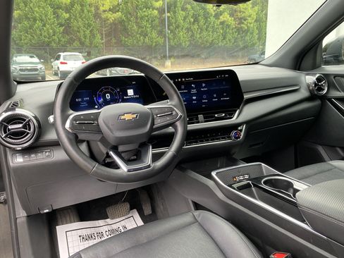 Used 2025 Chevrolet Equinox LT w/ Convenience Package II AWD/4WD image 33