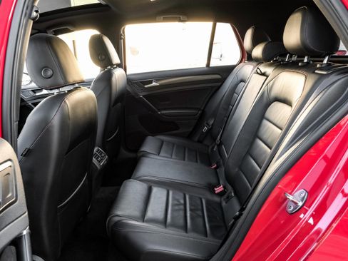 Used 2018 Volkswagen GTI SE w/ SE Leather Package image 39