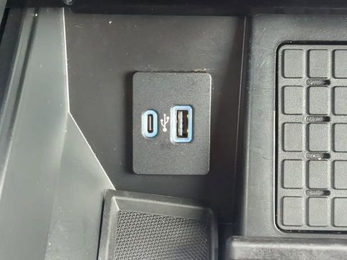 Used 2023 Ford F150 Lariat w/ Equipment Group 502A High AWD/4WD image 31