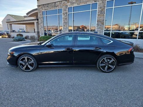 Used 2023 Honda Accord Sport image 2