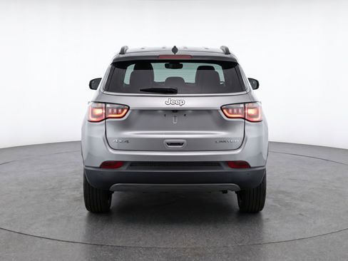 Used 2025 Jeep Compass Limited AWD/4WD image 7
