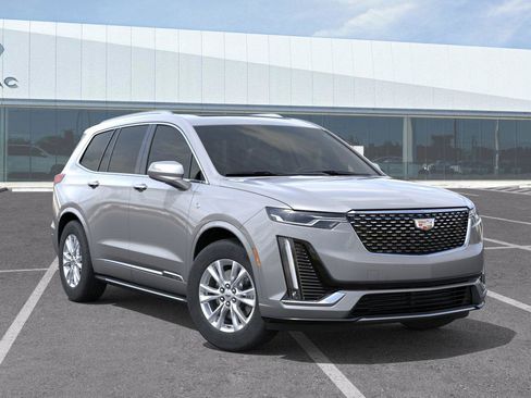 New 2025 Cadillac XT6 Luxury image 8
