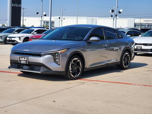 New 2026 Kia K4 EX FWD image 2
