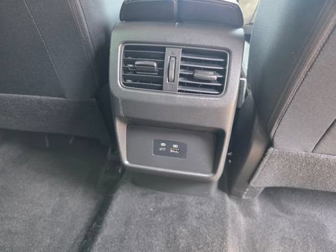 Used 2023 Nissan Rogue SV AWD/4WD image 16