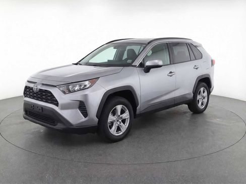 Used 2025 Toyota RAV4 XLE image 1