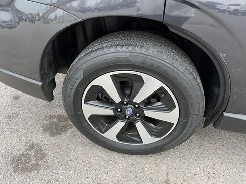 Used 2017 Subaru Forester 2.5i Premium image 18