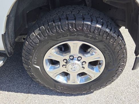 Used 2024 RAM 3500 Big Horn AWD/4WD image 16