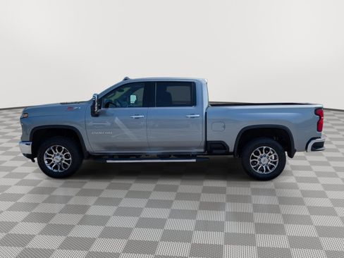 Used 2026 Chevrolet Silverado 3500 LTZ w/ LTZ Premium Package AWD/4WD image 2