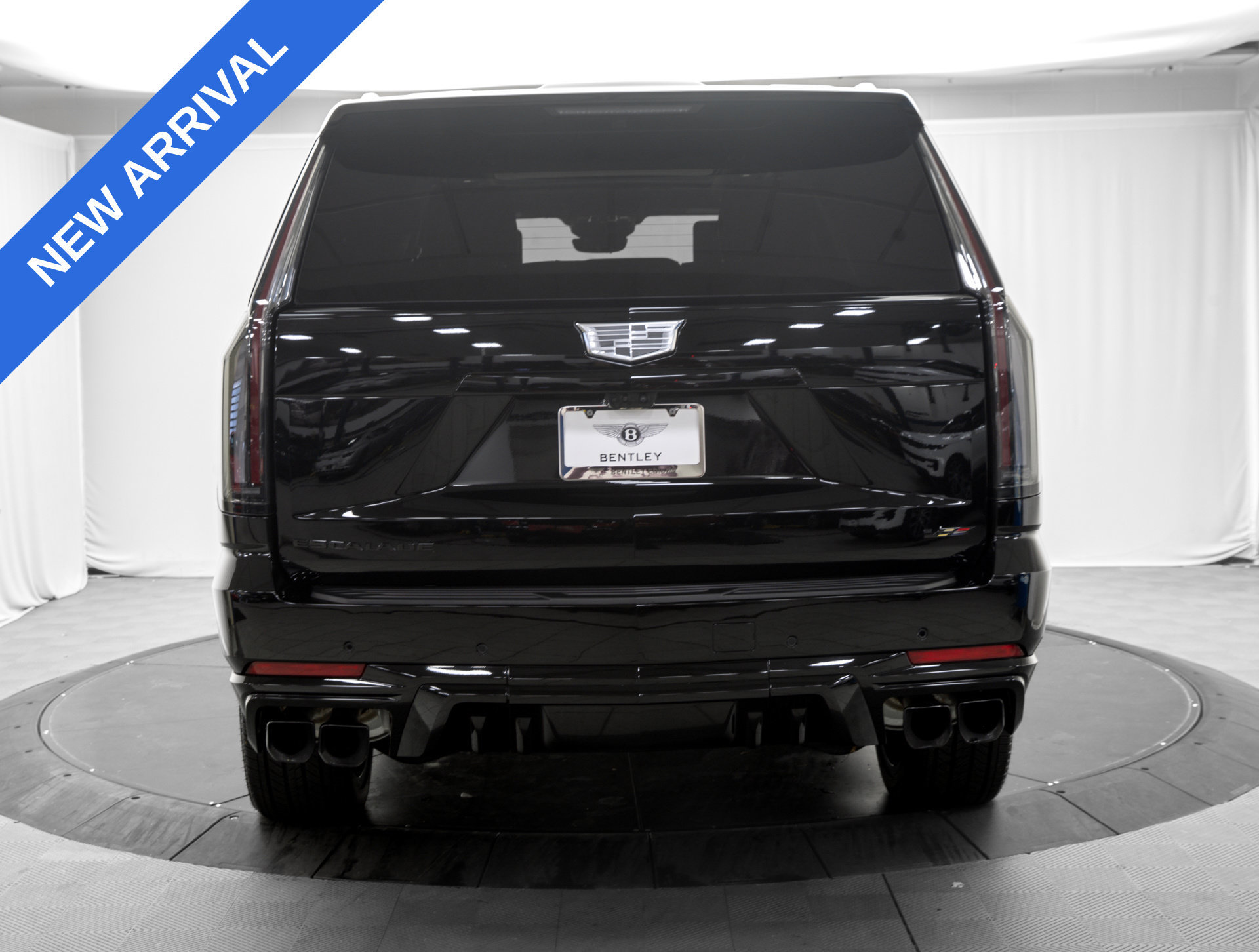 Used 2026 Cadillac Escalade ESV V w/ LPO, ONYX Package AWD/4WD image 6