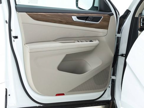 New 2026 Volkswagen Atlas SE FWD image 18