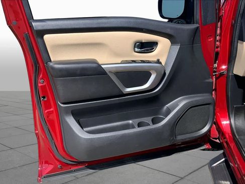Used 2017 Nissan Titan SV RWD image 22