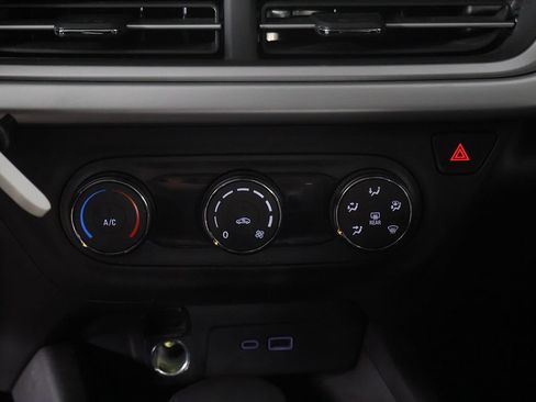 Used 2025 Chevrolet Trax LS FWD image 39
