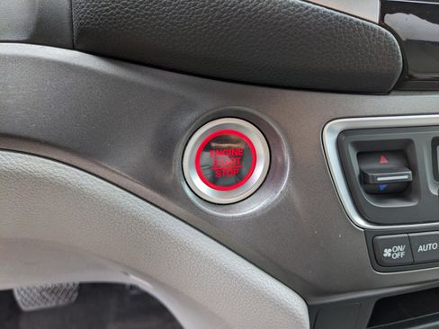 Used 2016 Honda Pilot EX image 32