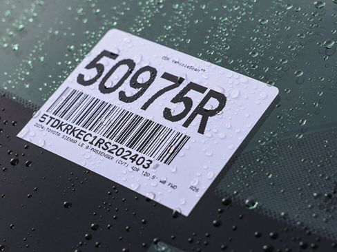 Certified 2024 Toyota Sienna LE image 28