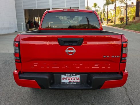 Used 2023 Nissan Frontier SV image 5