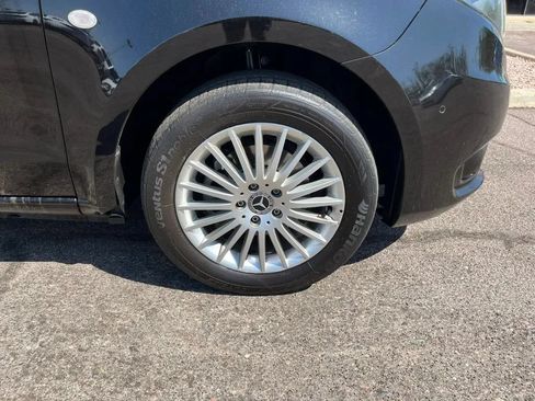 Used 2019 Mercedes-Benz Metris Passenger image 22