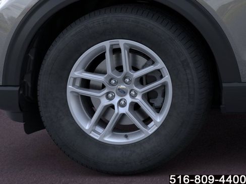 Used 2025 Ford Explorer Active AWD/4WD image 20
