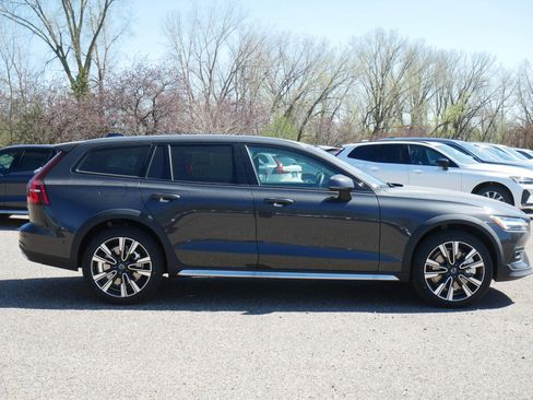 New 2025 Volvo V60 B5 Cross Country Ultra w/ Protection Package Premier image 2