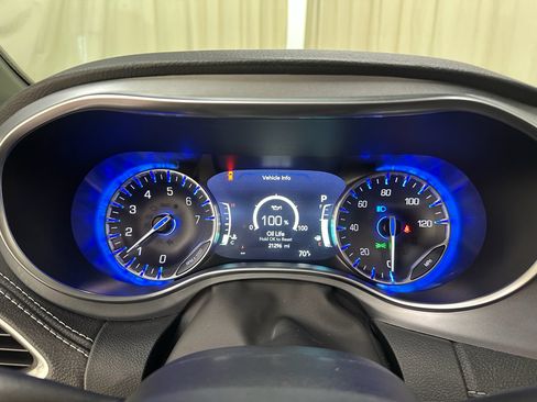 Used 2026 Chrysler Pacifica Limited w/ S Appearance Package FWD image 27