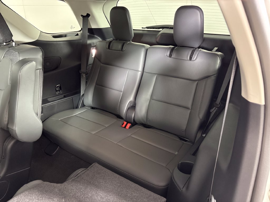 New 2026 Ford Explorer Active w/ Active Comfort Package RWD image 30