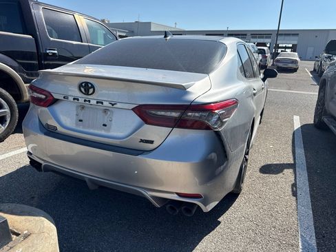 Used 2022 Toyota Camry XSE FWD image 4