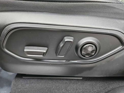 Used 2023 Jeep Grand Cherokee Overland image 18