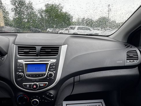 Used 2013 Hyundai Accent GS FWD image 17